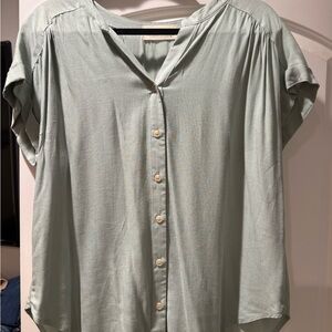 Elegant Women's Green Blouse